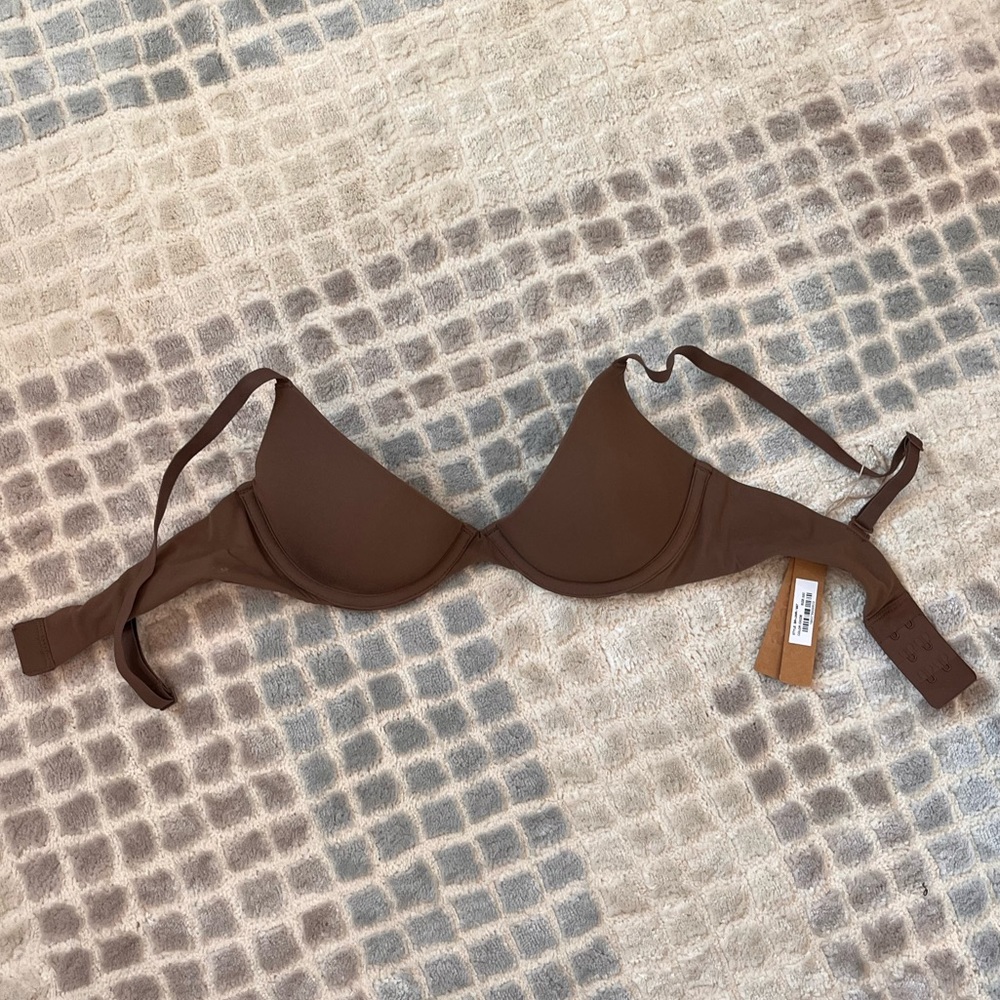 Brand New NWT Skims Plunge Bra - Oxide 32C